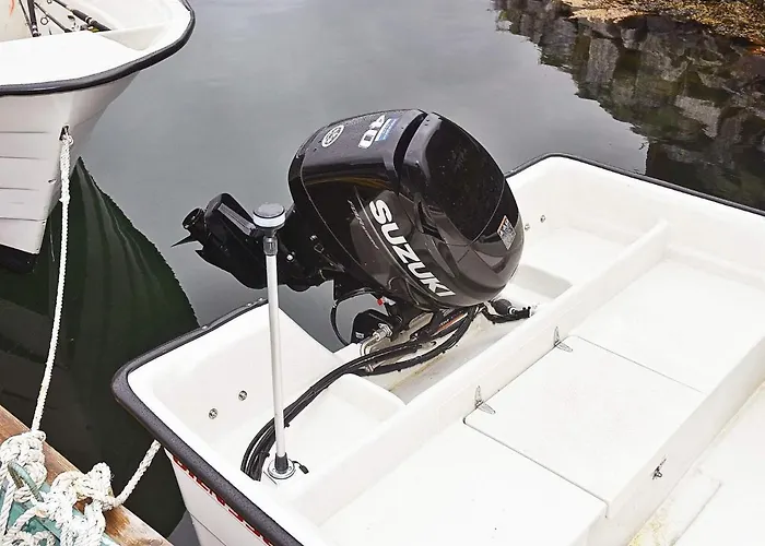 5 Person In Selje-by Traum