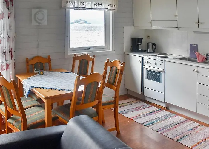 5 Person In Selje-by Traum *