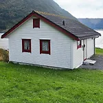 5 Person In Selje-by Traum * Selje